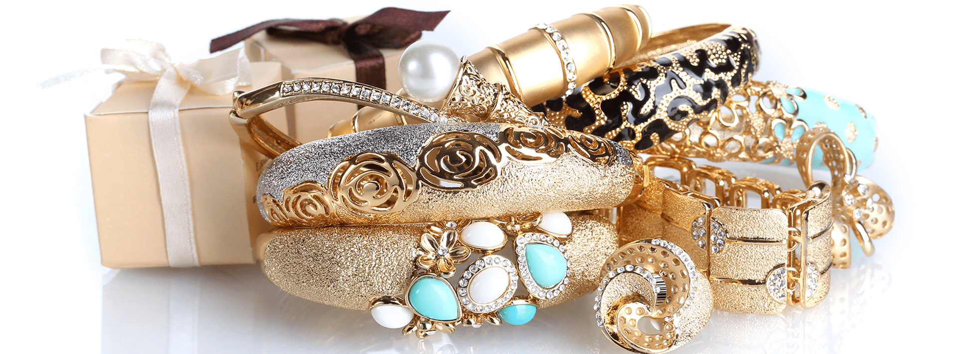 pile of jewelry png